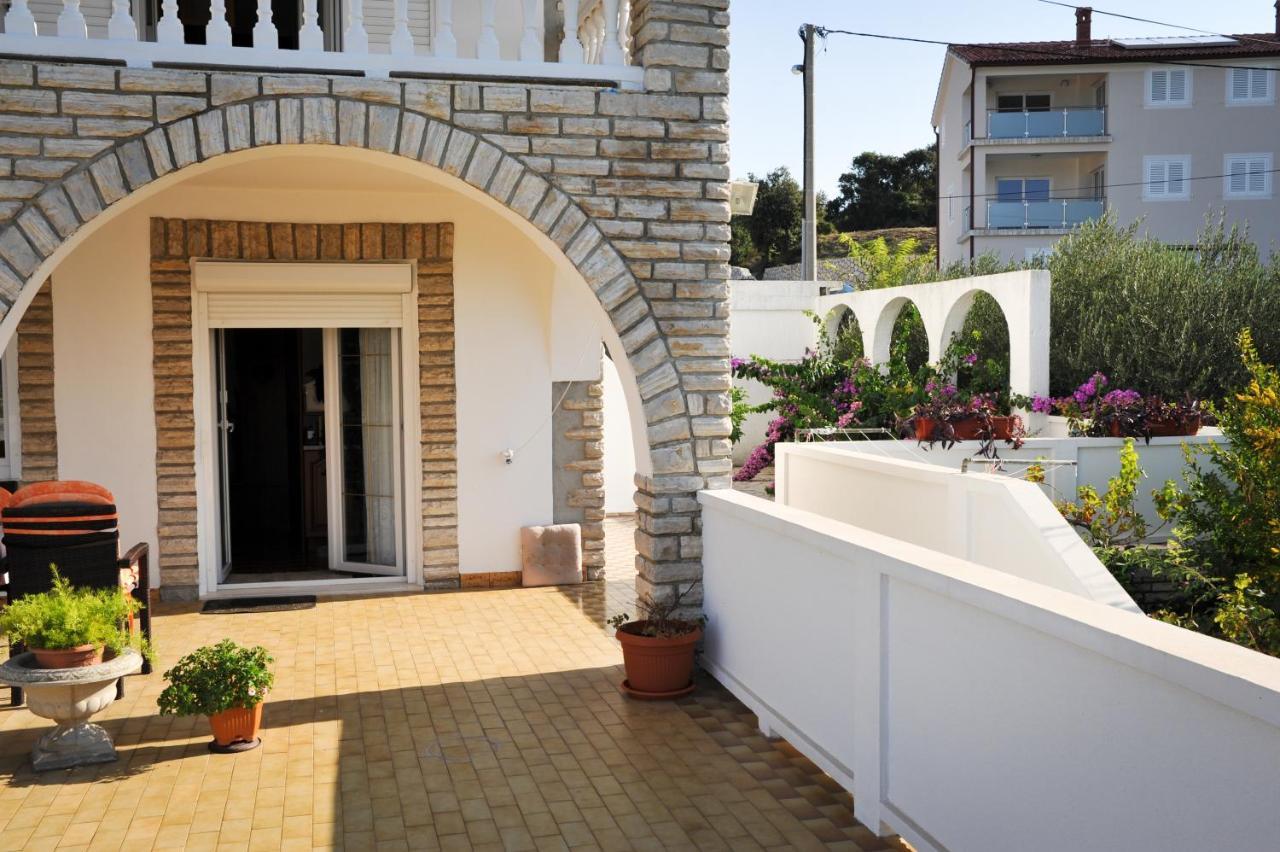Apartments With A Parking Space Kampor, Rab - 14998 Exterior foto